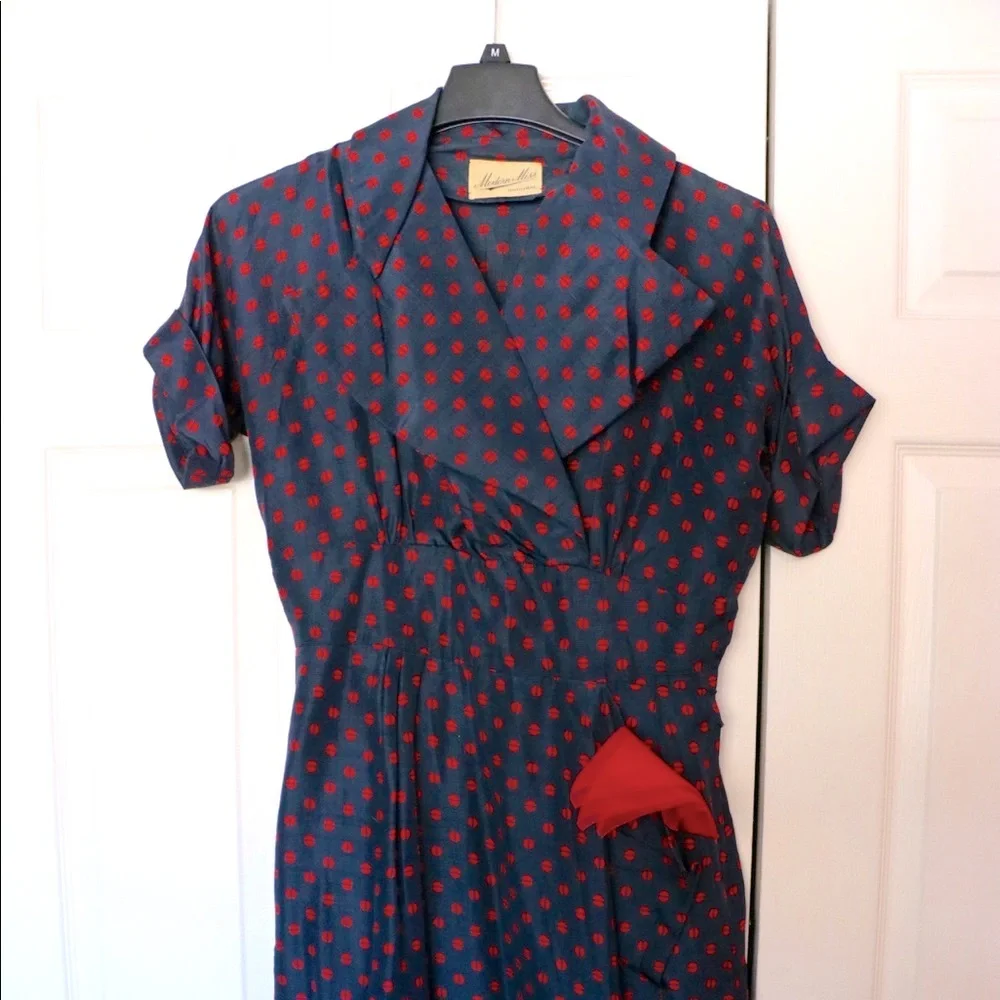 Vintage 1940s Silk Dress - Picture 3 of 5